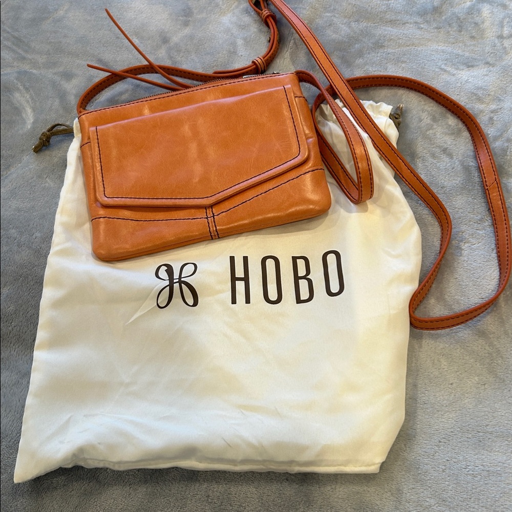 HOBO, Elegant Tan Leather Crossbody Bag